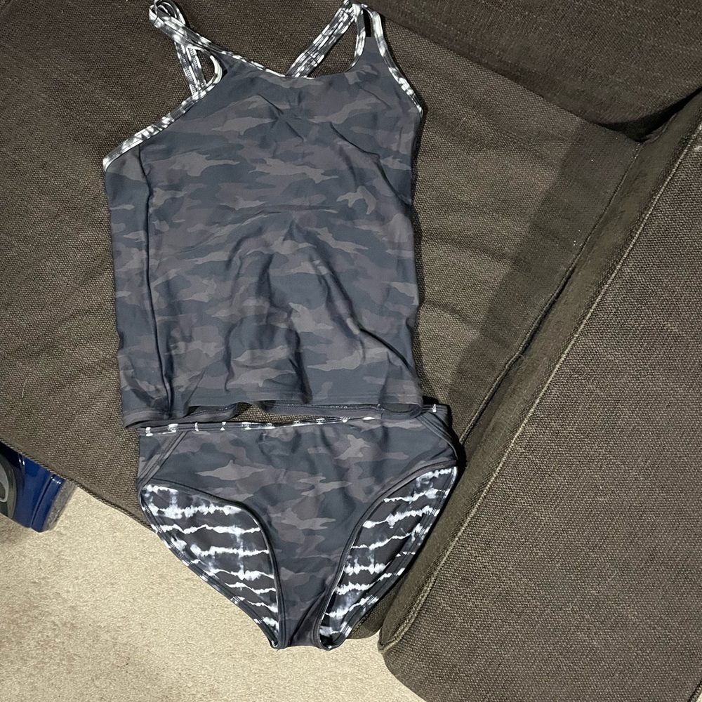 Athleta Kids Swim Set in Black and Gray Camo